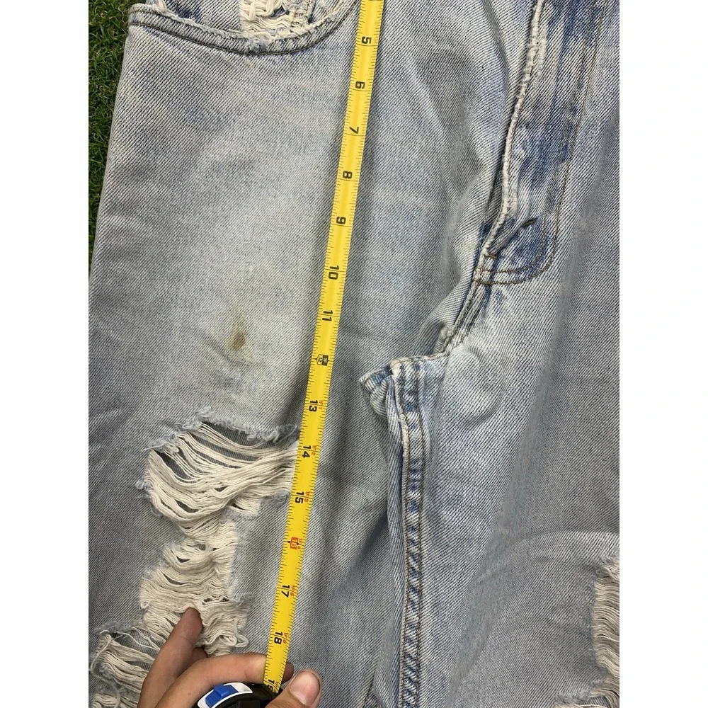 Levis shop confidence
